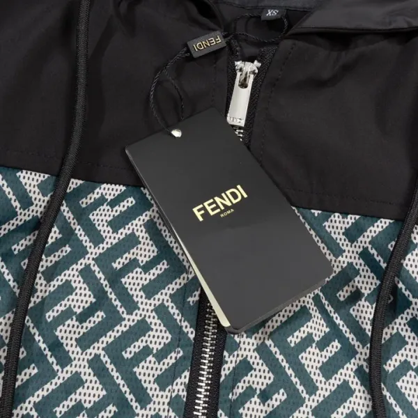【2026】【FENDI 公式 旗艦店】ルイヴィトン フーデッド ジャケット 男女兼用