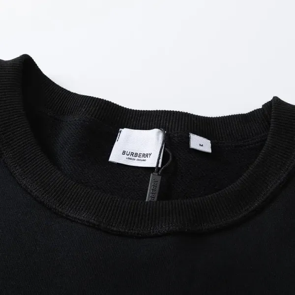 【2026】【BURBERRY 公式旗艦店】バーバリー 丸首の衛衣 スウェット ご好評に付き再入荷！