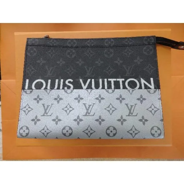 【2026】LV LOUIS VUITTON(ルイヴィトン モノグラム) クラッチバッグ ハンドバッグ セカンドバッグ メンズ パーティー バッグ M63039 26.5*21*6cm 【2026】LV LOUIS VUITTON(ルイヴィトン モノグラム) クラッチバッグ ハンドバッグ セカンドバッグ メンズ パーティー バッグ M63039 26.5*21*6cm