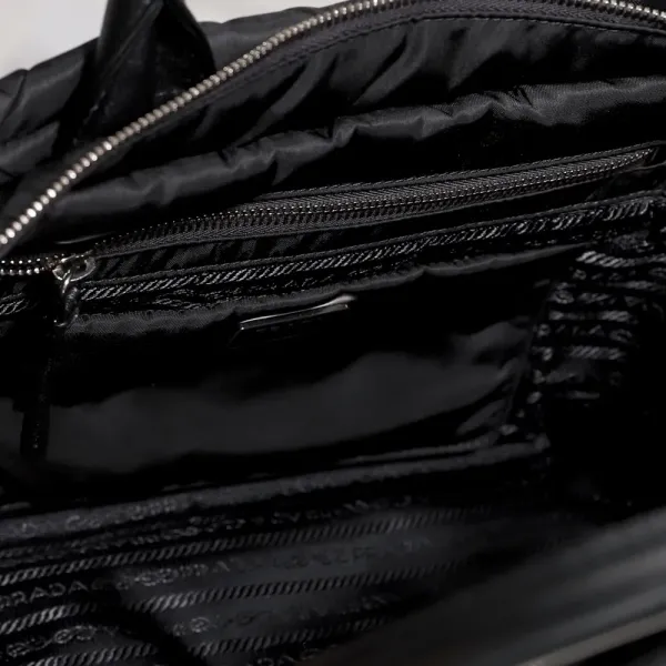 【2026】PRADA RE-NYLON ミディアム パデッドトートバッグ 33*26*17cm