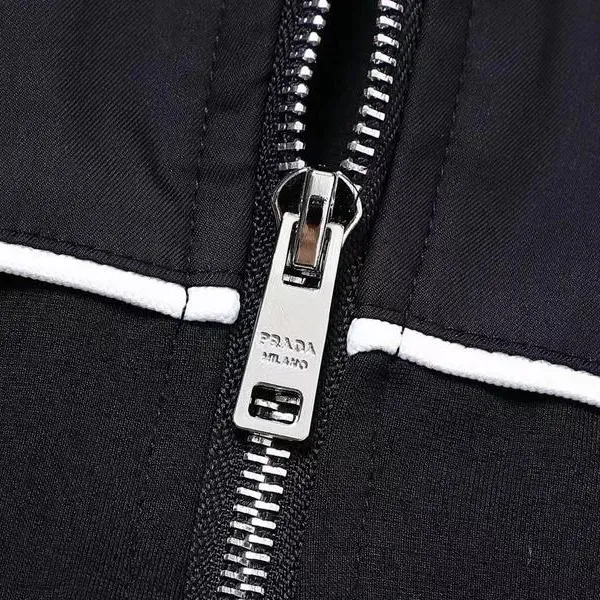 【2026】【Prada】( プラダ ) 男女兼用、ご好評に付き再入荷！