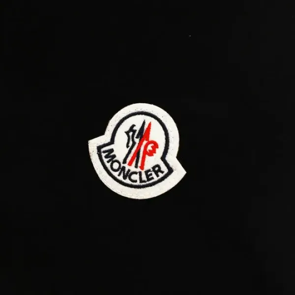 【2026】【MONCLER】モンクレール スウェットシャツ 男女兼用【即日出荷】