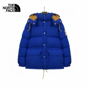【2026】Gucci & The North Face 連名のダウンジャケットブルーです