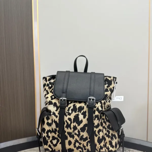 【2026】【DIOR  公式 旗艦店】ディオール  リュックサック   当日出荷 好評に付き再入荷！24*28CM
