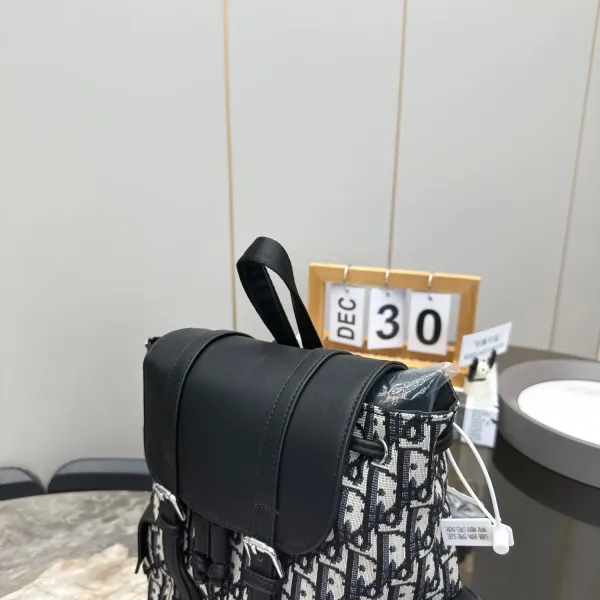 【2026】【DIOR  公式 旗艦店】ディオール  リュックサック   当日出荷 好評に付き再入荷！24*28CM