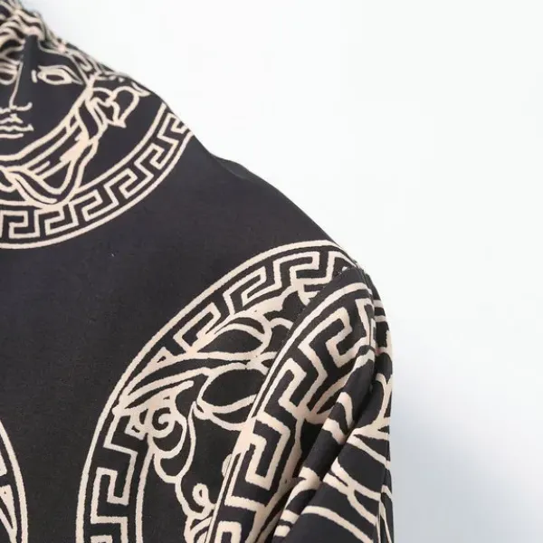 【2026】【VERSACE 公式旗艦店】ヴェルサーチ ジャケット着好評に付き再入荷！