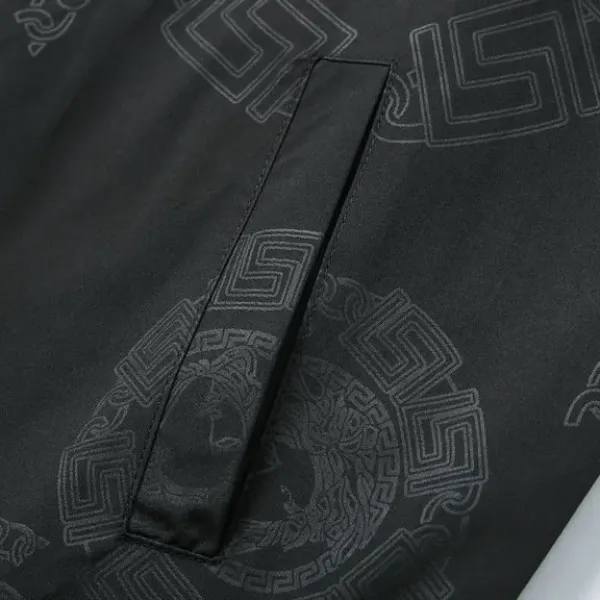 【2026】【VERSACE 公式旗艦店】ヴェルサーチ ジャケット着好評に付き再入荷！