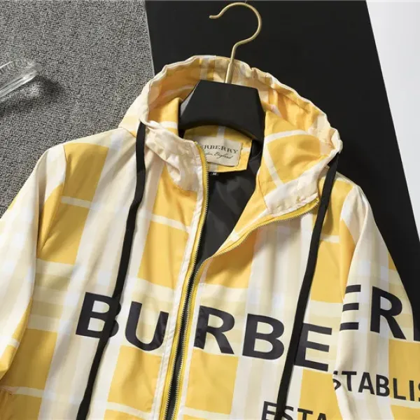 【2026】【BURBERRY 公式旗艦店】バーバリー  ジャケット着好評に付き再入荷！