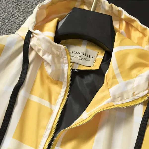 【2026】【BURBERRY 公式旗艦店】バーバリー  ジャケット着好評に付き再入荷！