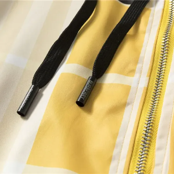 【2026】【BURBERRY 公式旗艦店】バーバリー  ジャケット着好評に付き再入荷！