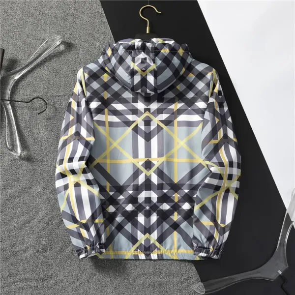 【2026】【BURBERRY 公式旗艦店】バーバリー  ジャケット着好評に付き再入荷！