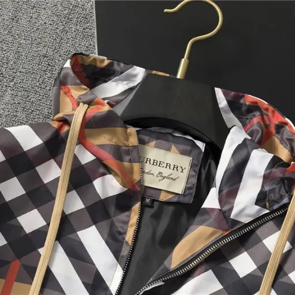 【2026】【BURBERRY 公式旗艦店】バーバリー  ジャケット着好評に付き再入荷！