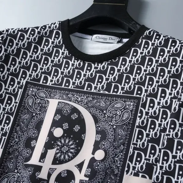 【2026】【DIOR 公式旗艦店】ディオール 丸首の衛衣 スウェットご好評に付き再入荷！