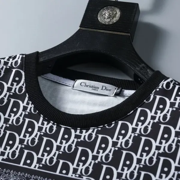 【2026】【DIOR 公式旗艦店】ディオール 丸首の衛衣 スウェットご好評に付き再入荷！