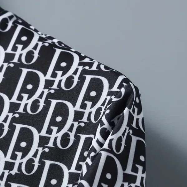 【2026】【DIOR 公式旗艦店】ディオール 丸首の衛衣 スウェットご好評に付き再入荷！