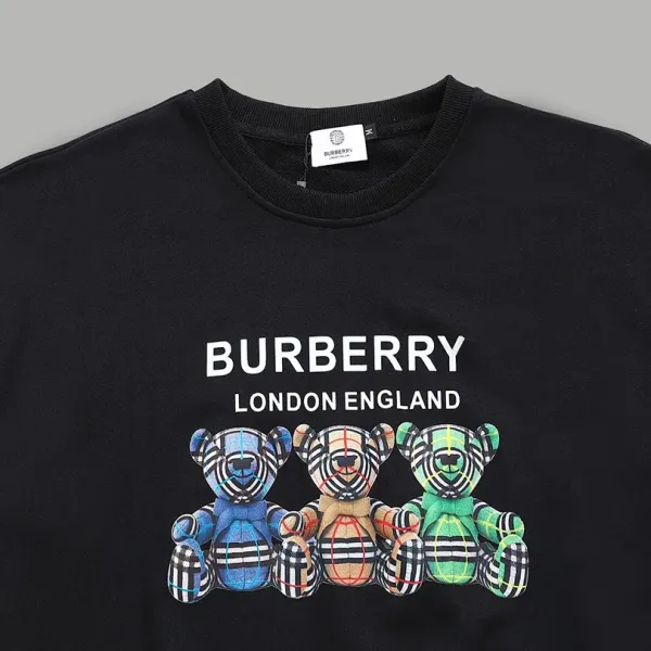 【2026】【BURBERRY 公式旗艦店】バーバリー  丸首の衛衣 スウェット ご好評に付き再入荷！