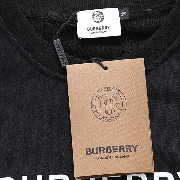 【2026】【BURBERRY 公式旗艦店】バーバリー  丸首の衛衣 スウェット ご好評に付き再入荷！