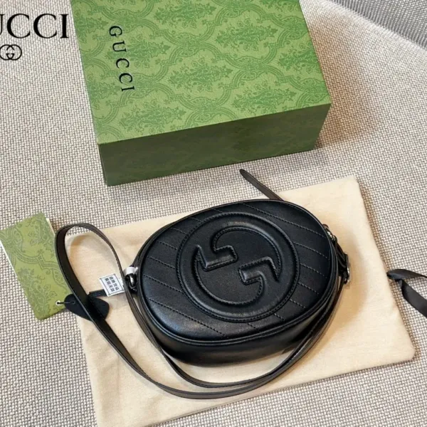【2026】【GUCCI 公式旗艦店】クッチ    ショルダーバッグ 当日出荷 好評に付き再入荷！20*15CM