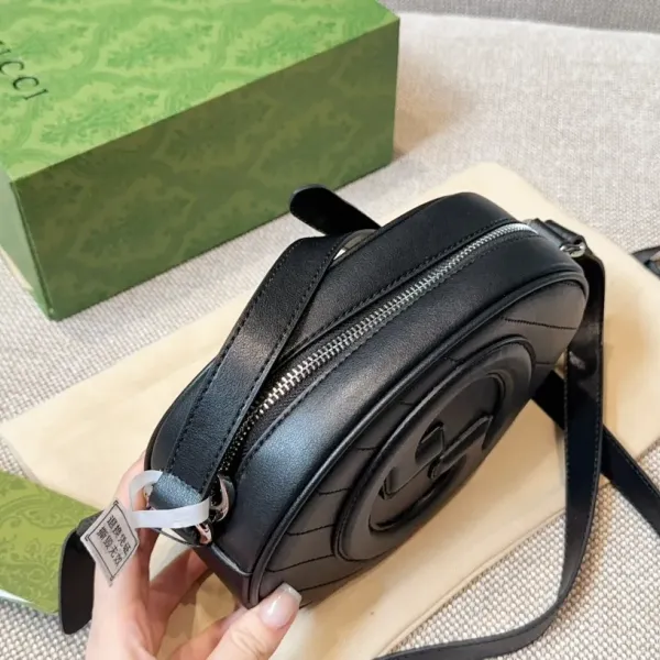 【2026】【GUCCI 公式旗艦店】クッチ    ショルダーバッグ 当日出荷 好評に付き再入荷！20*15CM