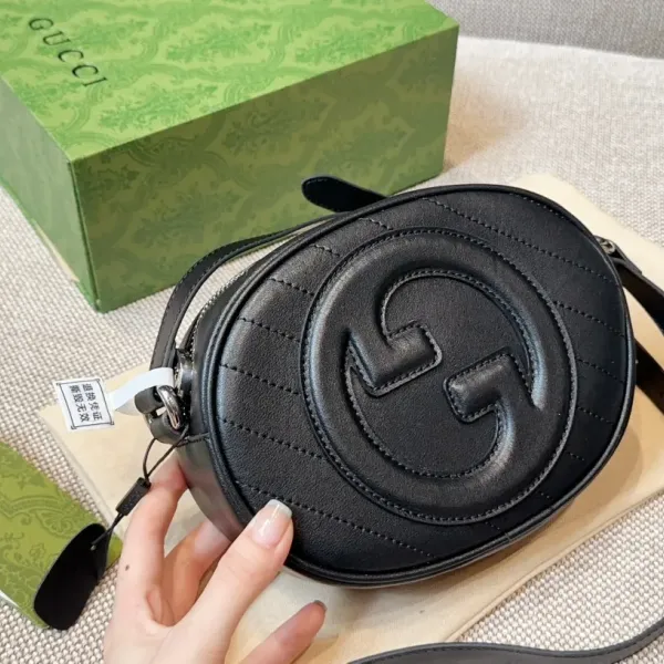 【2026】【GUCCI 公式旗艦店】クッチ    ショルダーバッグ 当日出荷 好評に付き再入荷！20*15CM