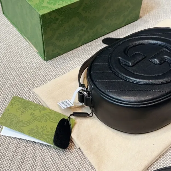 【2026】【GUCCI 公式旗艦店】クッチ    ショルダーバッグ 当日出荷 好評に付き再入荷！20*15CM