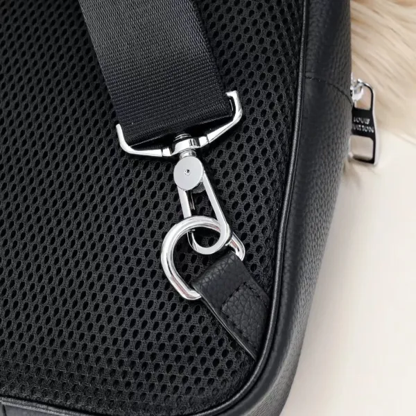 【2026】LV【LOUIS VUITTON 公式旗艦店】ルイヴィトン 胸ポケット 当日出荷 好評に付き再入荷!32*18*8CM 【2026】LV【LOUIS VUITTON 公式旗艦店】ルイヴィトン 胸ポケット 当日出荷 好評に付き再入荷!32*18*8CM