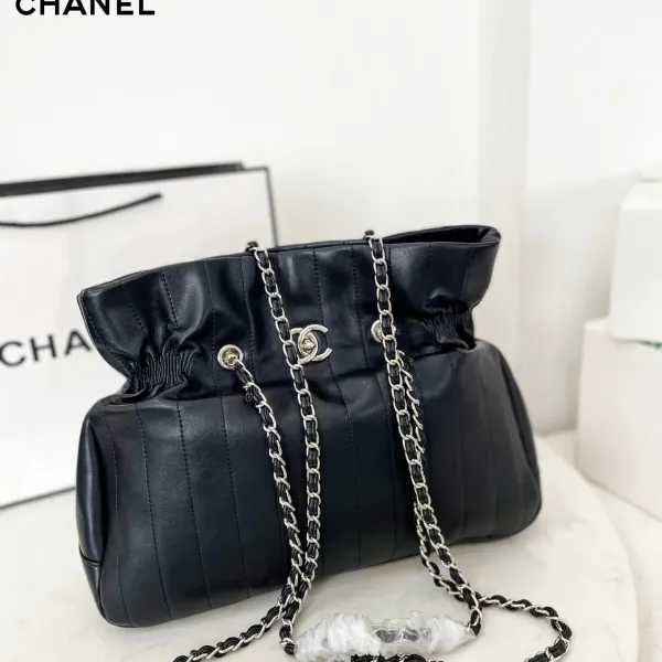 【2026】【CHANEL 公式旗艦店】シャネル  ハンドバッグ当日出荷 好評に付き再入荷！37*29CM