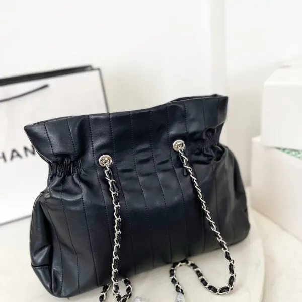 【2026】【CHANEL 公式旗艦店】シャネル  ハンドバッグ当日出荷 好評に付き再入荷！37*29CM