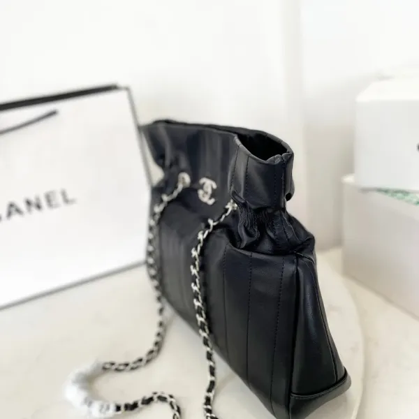 【2026】【CHANEL 公式旗艦店】シャネル  ハンドバッグ当日出荷 好評に付き再入荷！37*29CM