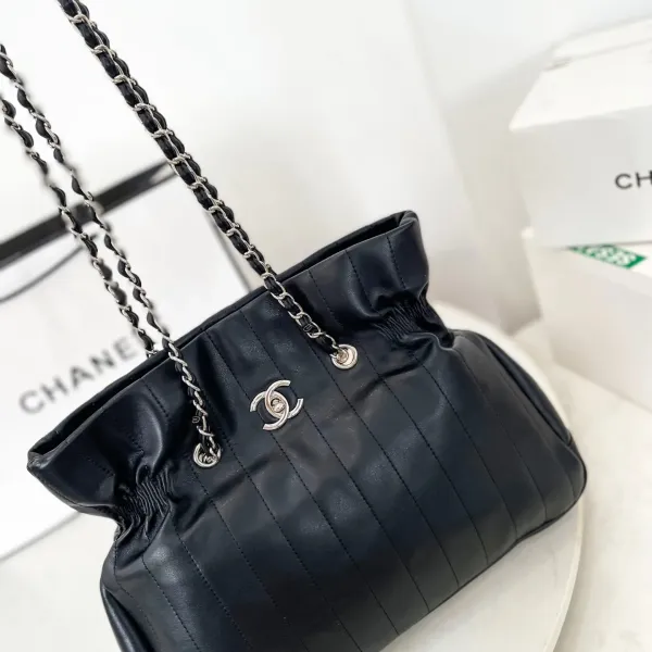 【2026】【CHANEL 公式旗艦店】シャネル  ハンドバッグ当日出荷 好評に付き再入荷！37*29CM