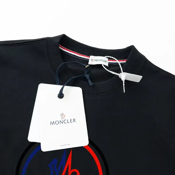 【2026】【MONCLER 公式旗艦店】モンクレール  丸首の衛衣 スウェットご好評に付き再入荷！