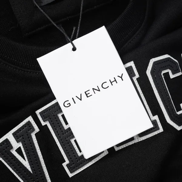 【2026】【GIVENCHY  公式旗艦店】ジバンシー 丸首の衛衣 スウェットご好評に付き再入荷！