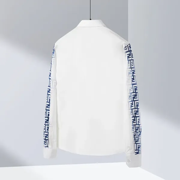 【2026】【FENDI  公式旗艦店】フェンディシャツ好評に付き再入荷！