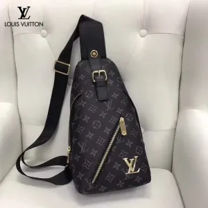 【2026】【LOUIS VUITTON  公式 旗艦店】 ルイヴィトン   胸ポケット当日出荷 好評に付き再入荷！33*18*8CM