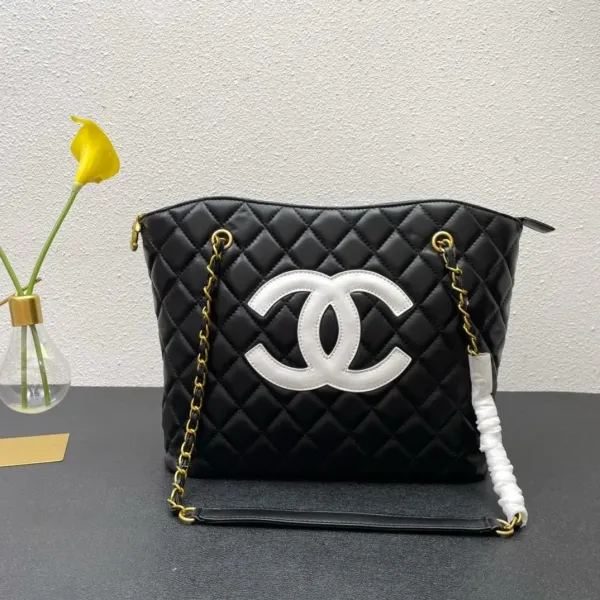 【2026】【CHANEL公式 旗艦店】シャネル  ハンドバッグ当日出荷 好評に付き再入荷！32*27*10CM