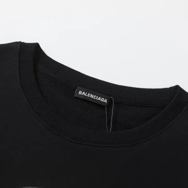 【2026】【BALENCIAGA 公式旗艦店】バレンシアガ 丸首の衛衣 スウェット ご好評に付き再入荷! 【2026】【BALENCIAGA 公式旗艦店】バレンシアガ 丸首の衛衣 スウェット ご好評に付き再入荷!