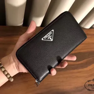 【2026】【PRADA  公式 旗艦店】プラダ  財布当日出荷 好評に付き再入荷！30*22*10CM