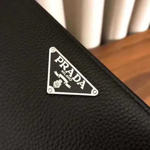 【2026】【PRADA  公式 旗艦店】プラダ  財布当日出荷 好評に付き再入荷！30*22*10CM
