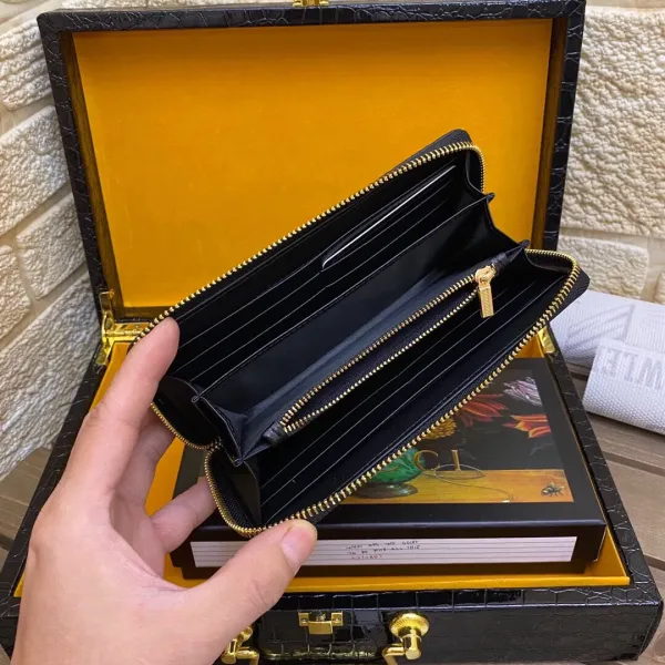 【2026】【GUCCI 公式 旗艦店】グッチ 財布  当日出荷 好評に付き再入荷！21*10*2.5CM
