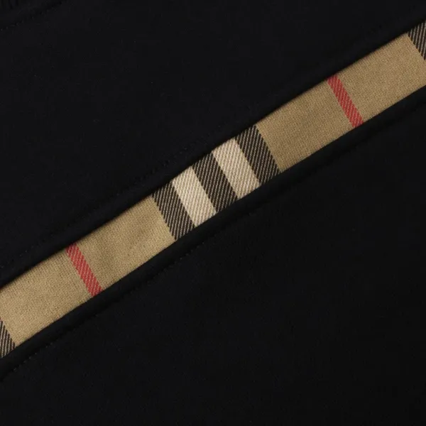 【2026】【BURBERRY  公式旗艦店】バーバリー丸首の衛衣 スウェットご好評に付き再入荷！
