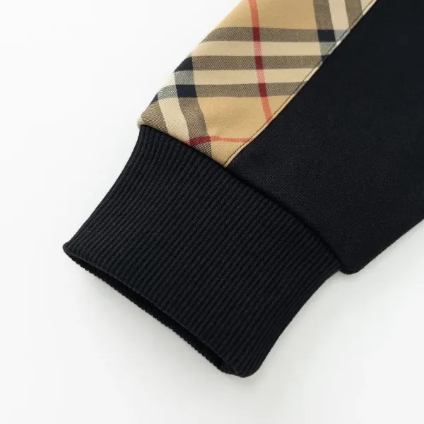【2026】【BURBERRY  公式旗艦店】バーバリー丸首の衛衣 スウェットご好評に付き再入荷！