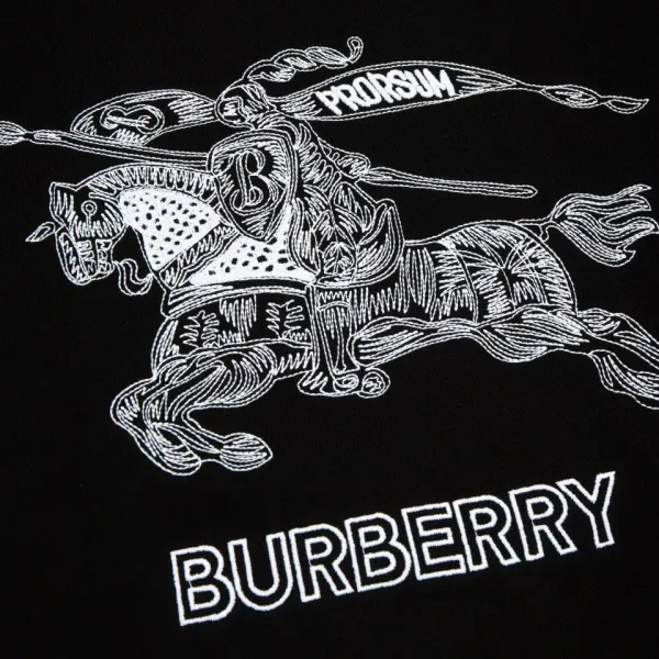 【2026】【BURBERRY  公式旗艦店】バーバリー 丸首の衛衣  パーカー ウェットご好評に付き再入荷！