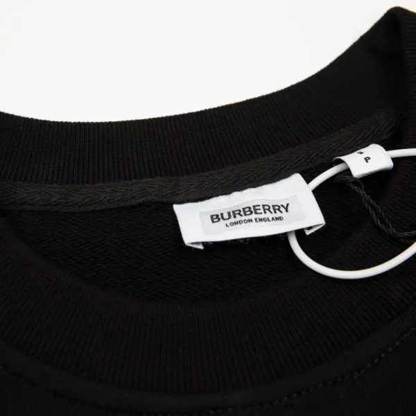 【2026】【BURBERRY  公式旗艦店】バーバリー 丸首の衛衣  パーカー ウェットご好評に付き再入荷！