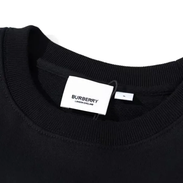 【2026】【BURBERRY  公式旗艦店】バーバリー 丸首の衛衣スウェットご好評に付き再入荷！