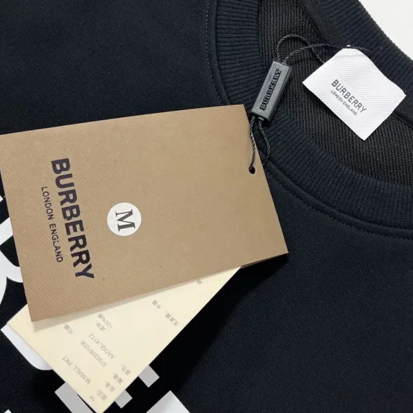 【2026】【BURBERRY 公式旗艦店】バーバリー 丸首の衛衣 スウェットご好評に付き再入荷！