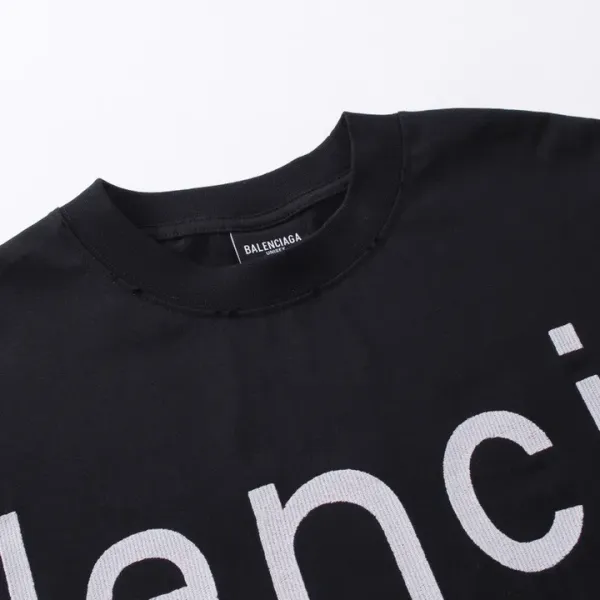 【2026】【BALENCIAGA  公式旗艦店】バレンシアガ 丸首の衛衣スウェット ご好評に付き再入荷！