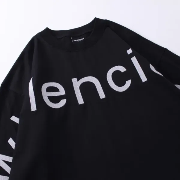 【2026】【BALENCIAGA  公式旗艦店】バレンシアガ 丸首の衛衣スウェット ご好評に付き再入荷！