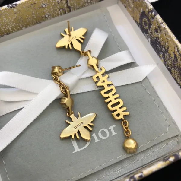 【2026】【DIOR】 ディオール   ファッションスタイルのイヤリング