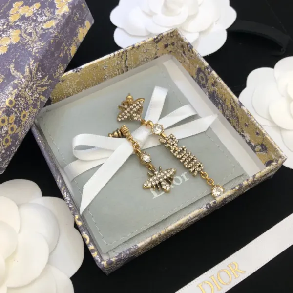 【2026】【DIOR】 ディオール   ファッションスタイルのイヤリング