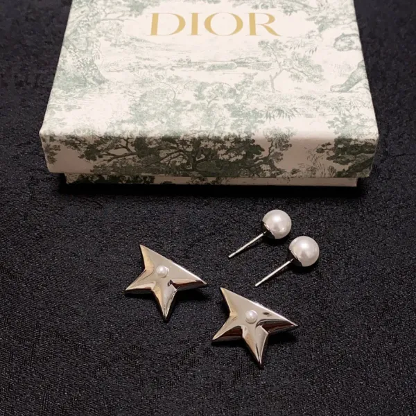 【2026】【DIOR】 ディオール   ファッションスタイルのイヤリング